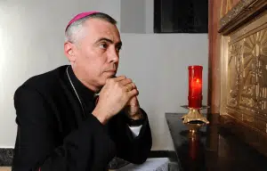 Un évêque destitué par le pape se sent "béni de souffrir de la persécution"