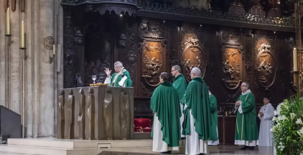 Un sédévacantiste peut-il participer à la messe « una cum » ?
