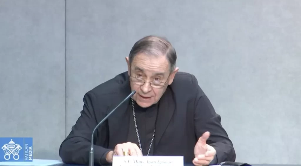 Un expert juridique du Vatican soutient le pape et ses mesures