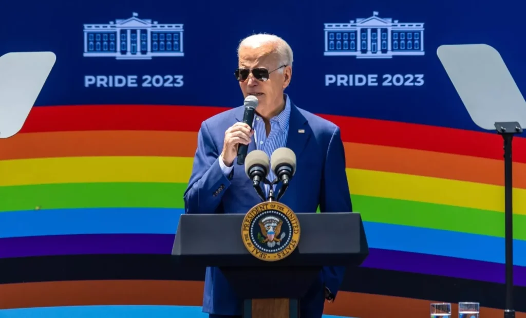 Le gouvernement Biden verse 180k $ par an pour promouvoir les trans