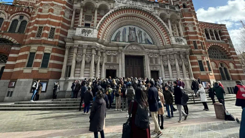 Pour Pâques, la cathédrale de Westminster a dû refuser des fidèles