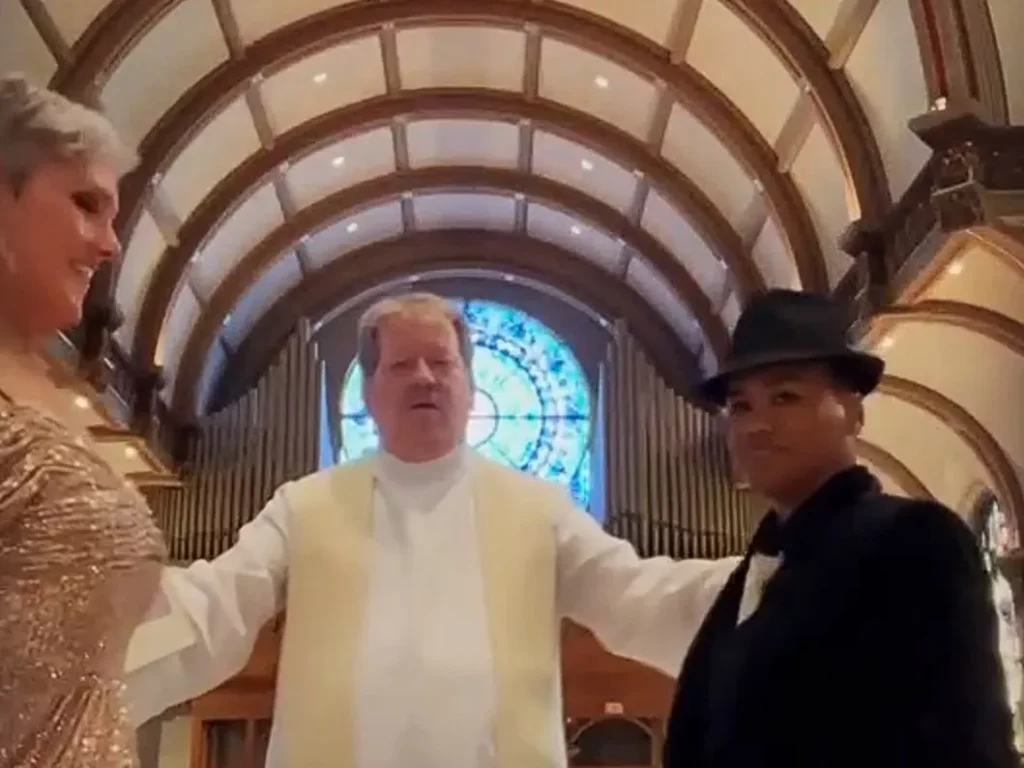 Un prêtre reconnait avoir violé les normes de l’Église catholique