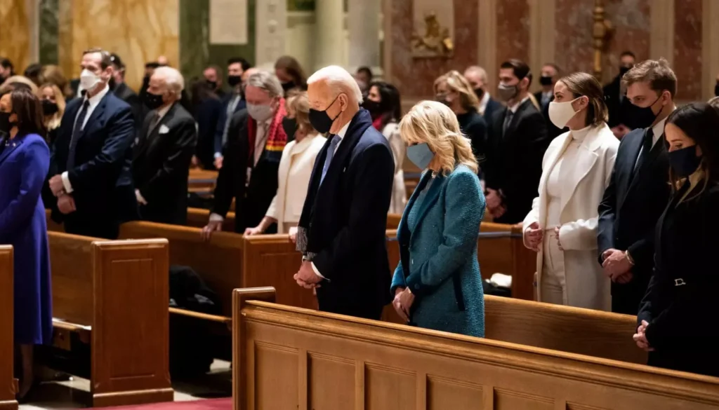 Un théologien affirme que le retrait de Biden marque la fin du « catholicisme conciliaire » aux États-Unis