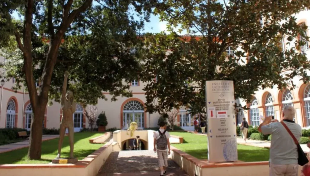 Un diplôme pro-migrants à l’Institut Catholique de Toulouse