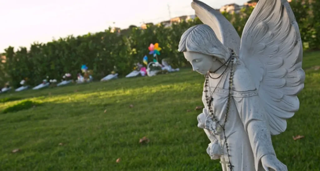 Le Pape François en prière pour les enfants non-nés : hommage Jardin des Anges