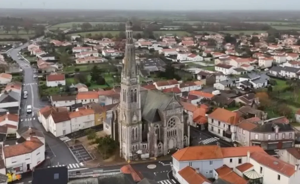L’église de Saint-Hilaire-de-Chaléons menace de s’écrouler