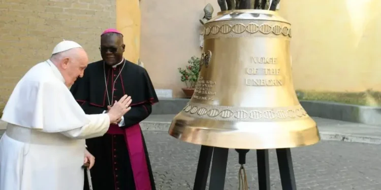 Cloche de la Vie Le symbole de San Remo pour les enfants avortés
