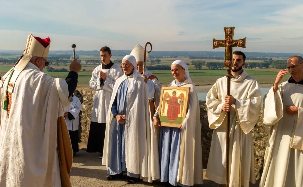articles 4 Mont Saint Michel : les moines des Fraternités de Jérusalem annoncent leur départ pour 2027