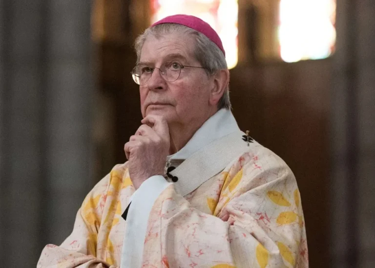 Archidiocèse de Paris : qui succédera à mgr laurent ulrich ? une discrète campagne s’organiserait déjà autour de sa succession !