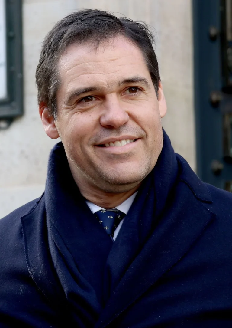 Émeutes en France : Louis de Bourbon demande un renforcement de la réponse judiciaire