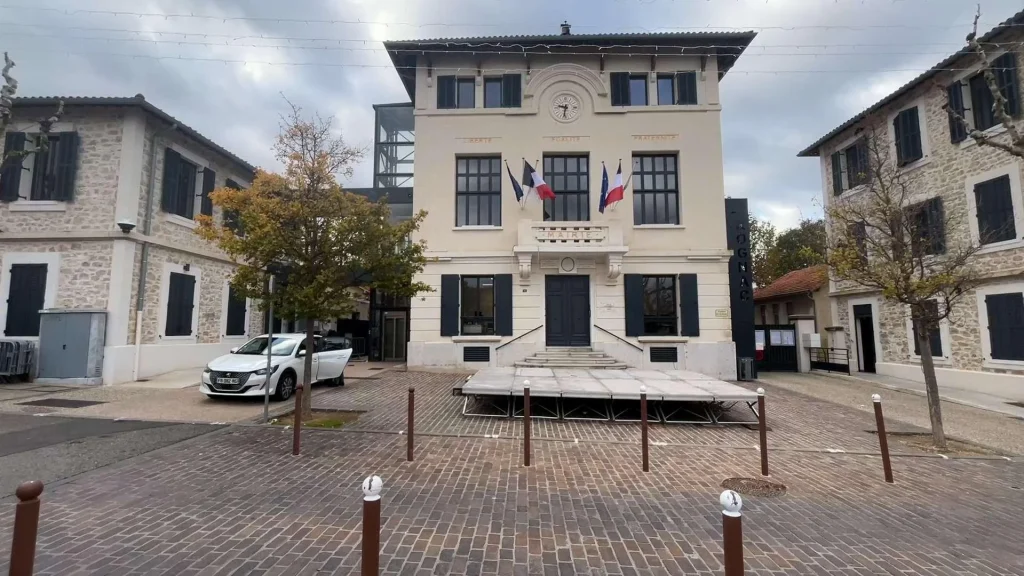 Rognac : un parc public béni par un prêtre, pourquoi la laïcité fait polémique