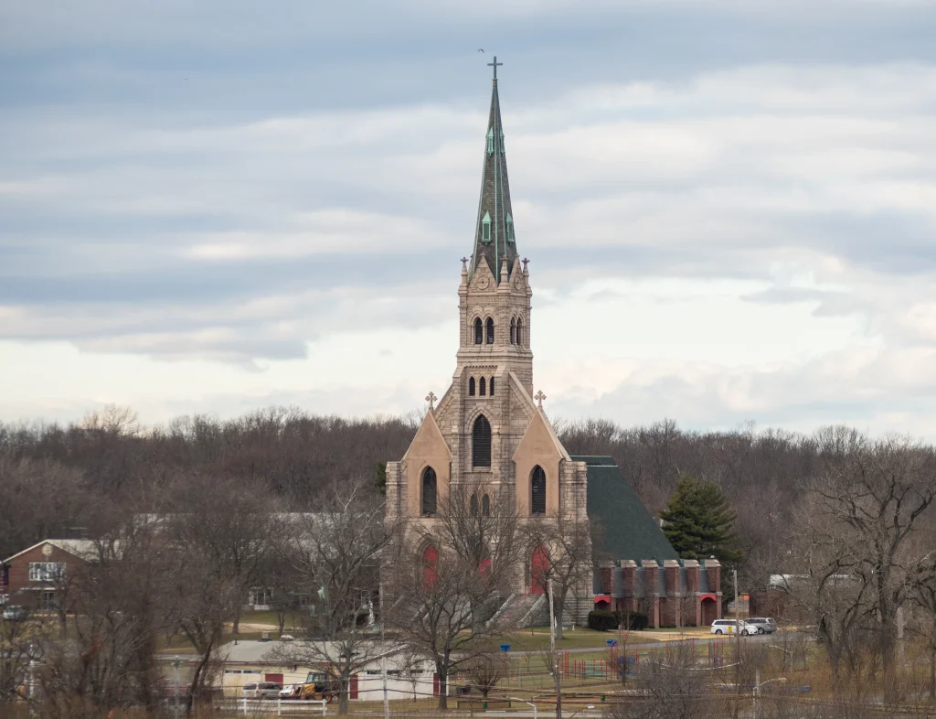 New York : une église du Parrain épargnée par un incendie à Staten Island