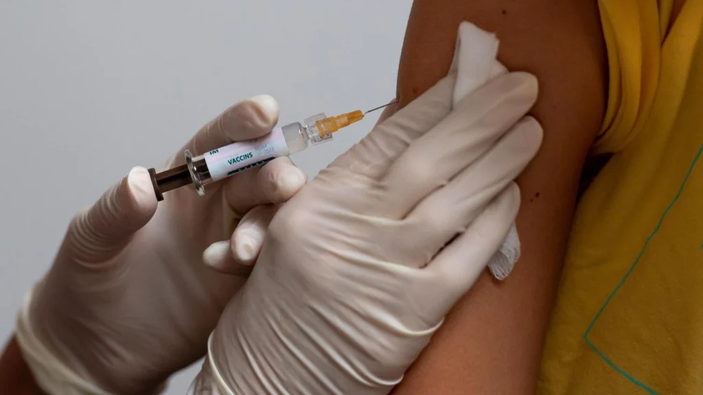 Une paroisse catholique demande d’avoir le vaccin pour assister à l’office
