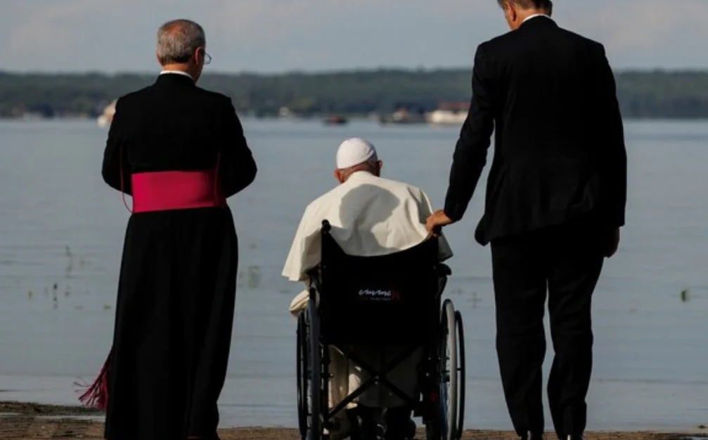 Le Pape François laisse entrevoir une future démission