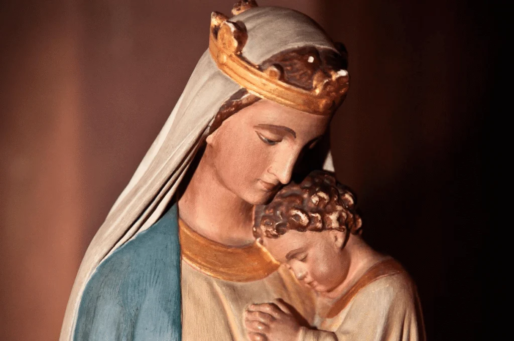 Doit-on craindre de trop aimer la très Sainte Vierge ?