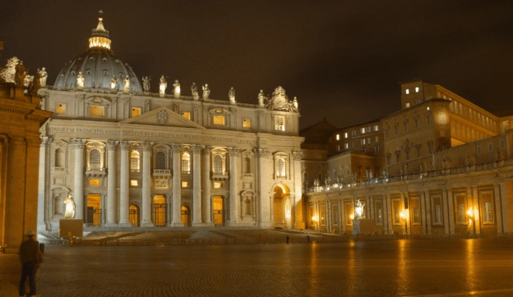Le Vatican impose une vaccination ou un rétablissement du Covid