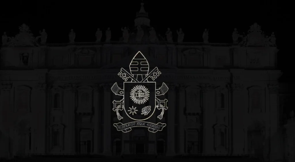 Projection vidéo du premier Pape sur la Basilique Saint-Pierre