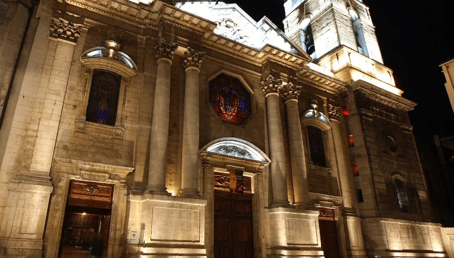 Une pétition au Pape contre la suspension des ordinations de Toulon