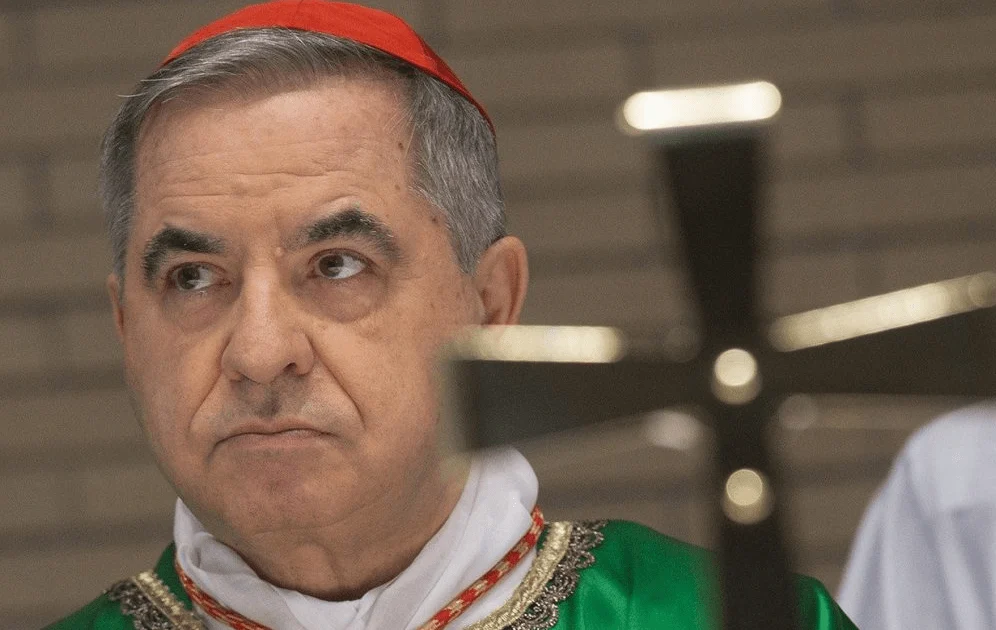 Un cardinal italien réintégré par le pape malgré un procès